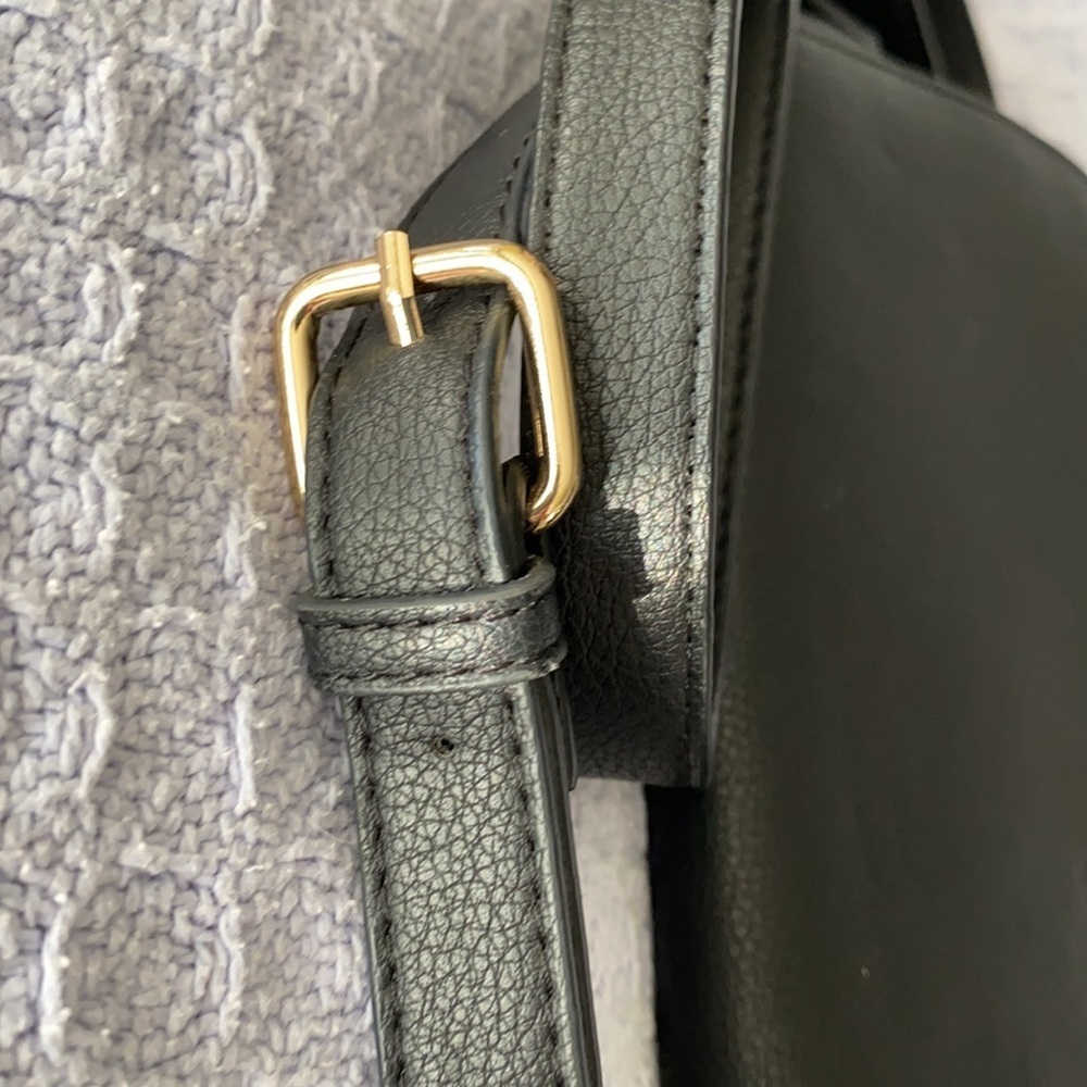 Old Navy Black shoulder strap purse - Picture 2 of 5